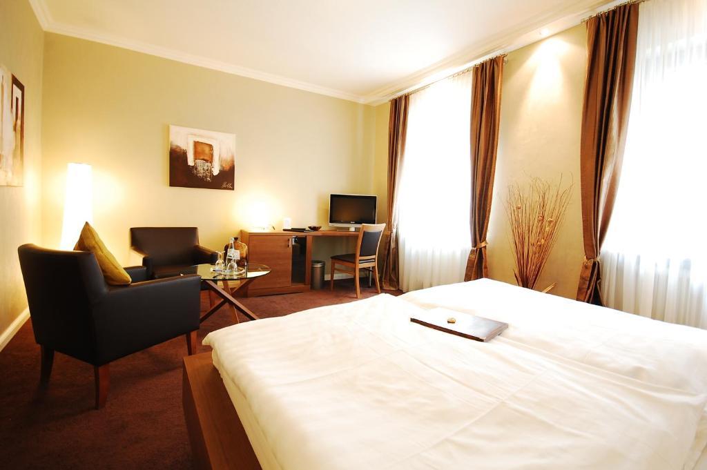 Hotel Binz Bernkastel-Kues Habitación foto