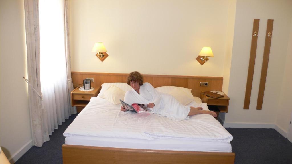 Hotel Binz Bernkastel-Kues Habitación foto